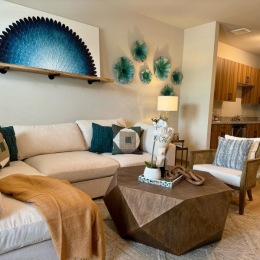 Discover luxury living at Riverchase Vista. Spacious interiors, modern amenities, and breathtaking views await! π
 #LuxuryLiving #NewApartment #riverchasevista # apartments #greystar #newbuilding Instagram post from @riverchasevista on June 25, 2024 11:46:14am